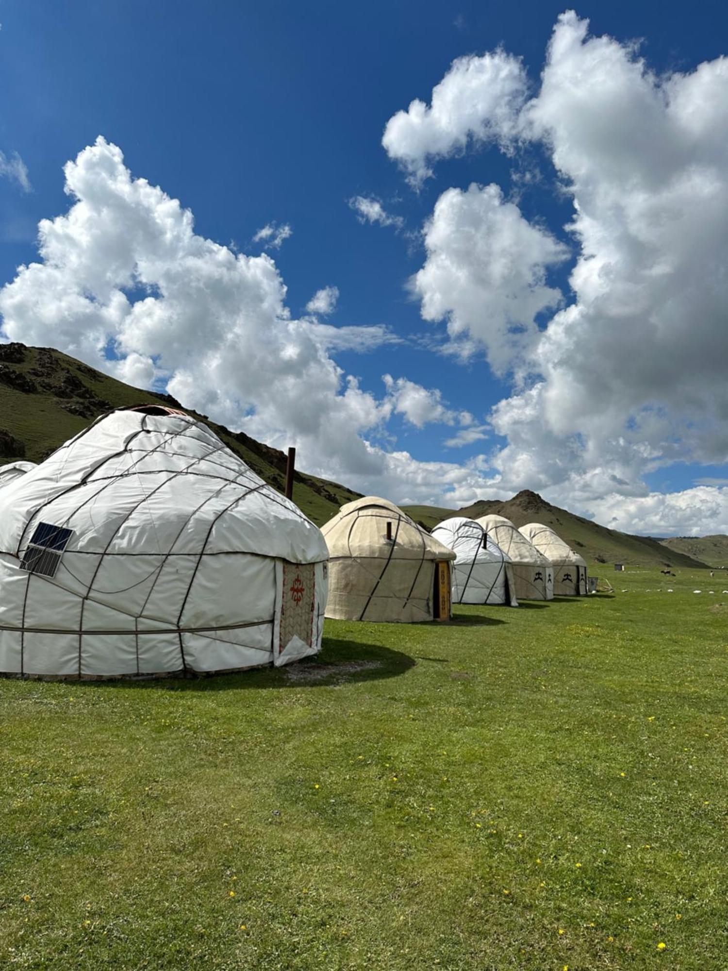 Yurt Camp Azamat At Song Kol Lake Hotel Bagysh Exterior photo